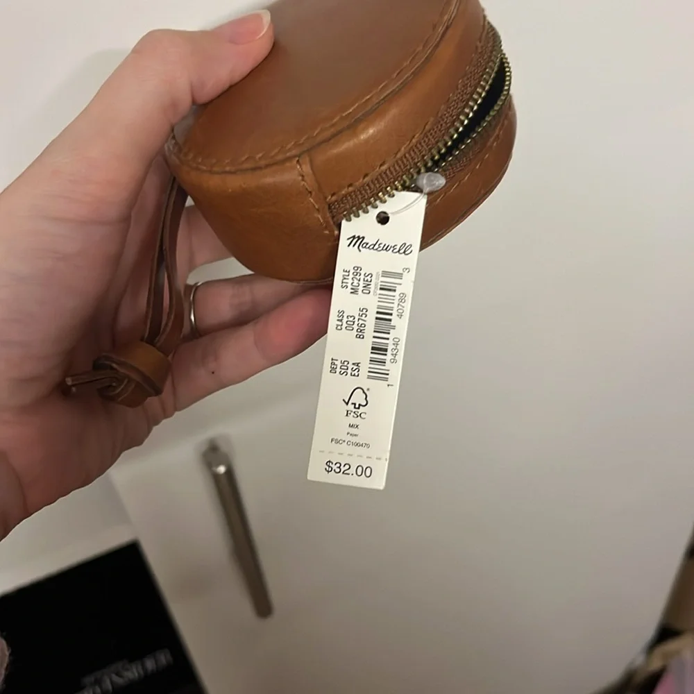 Madewell Leather Coin Pouch - Picture 3 of 3